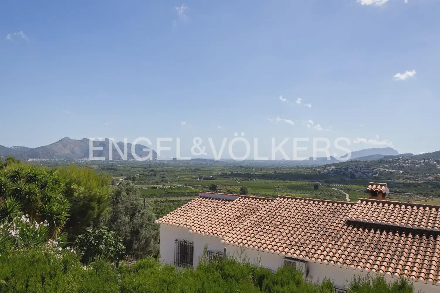 5 bedroom Villa for sale in Orba with pool garage - € 1,195,000 (Ref: 9920876)
