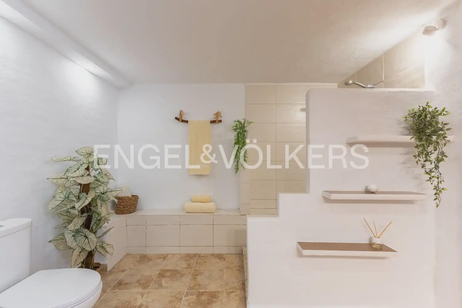 5 bedroom Villa for sale in Orba with pool garage - € 1,195,000 (Ref: 9920876)