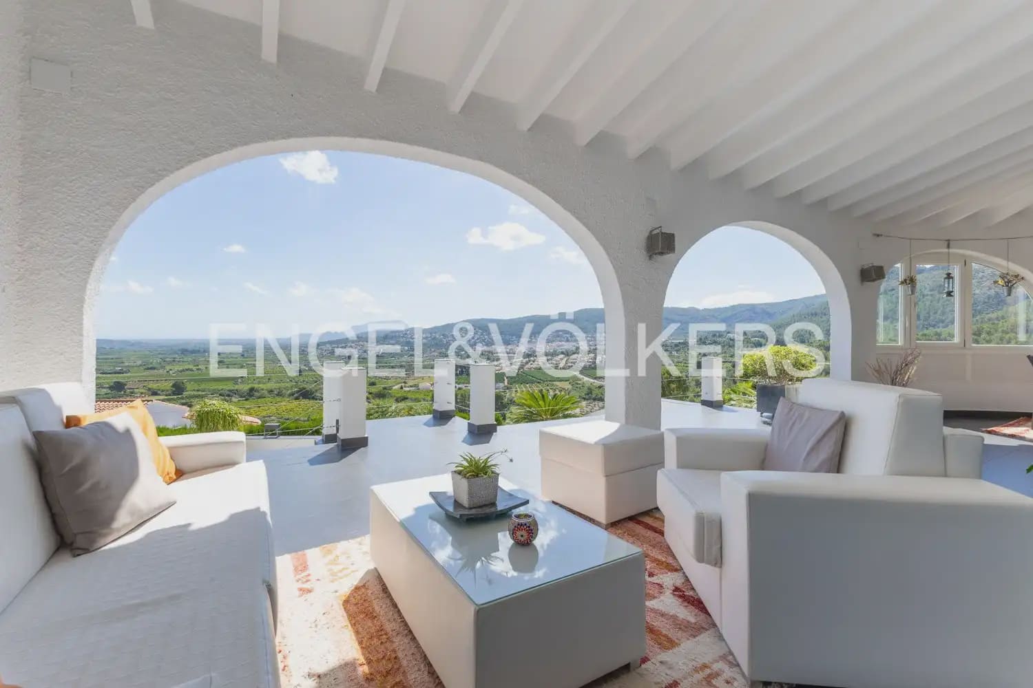5 bedroom Villa for sale in Orba with pool garage - € 1,195,000 (Ref: 9920876)