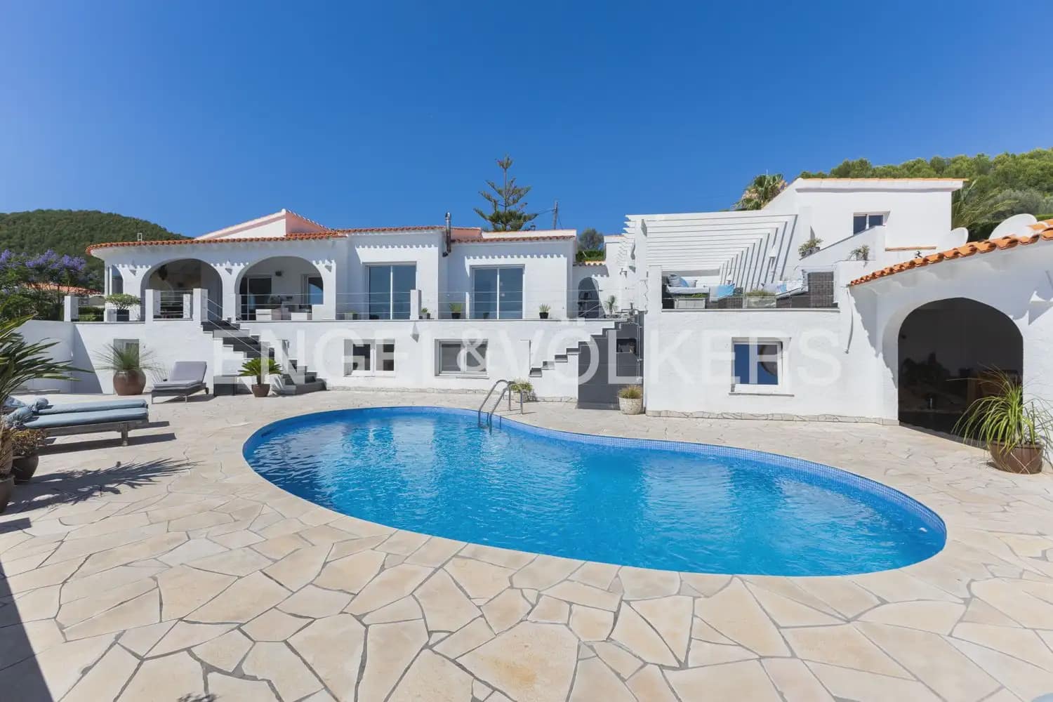 5 bedroom Villa for sale in Orba with pool garage - € 1,195,000 (Ref: 9920876)