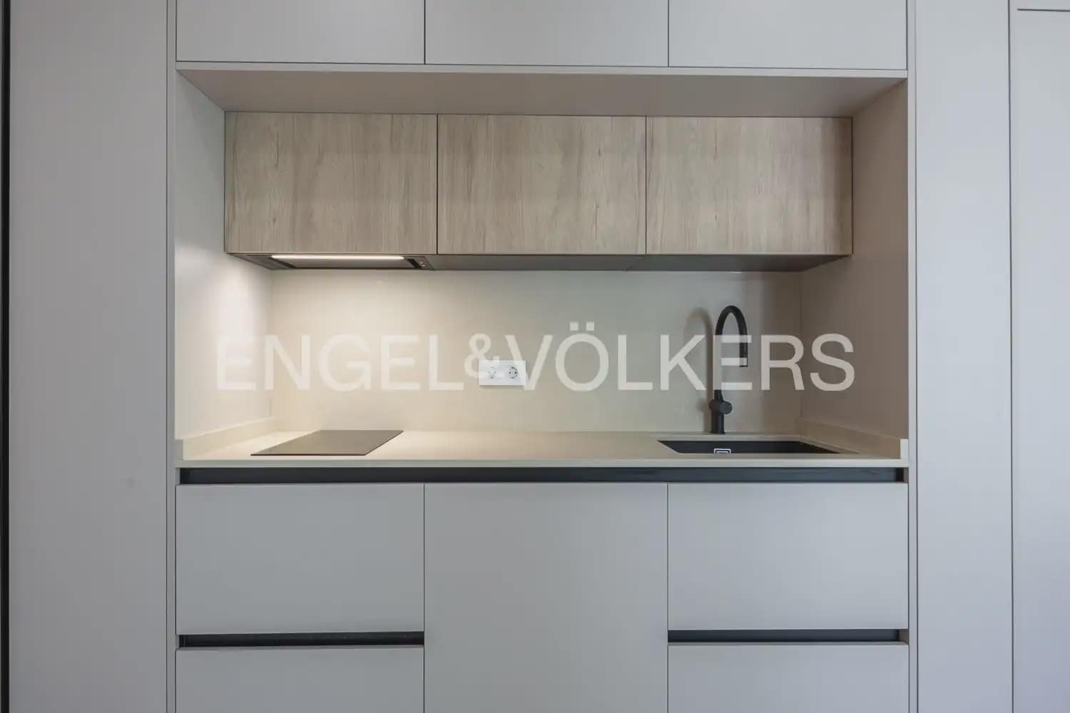 1 slaapkamer Strandappartement te huur in Denia met zwembad - € 1.000 (Ref: 9921030)