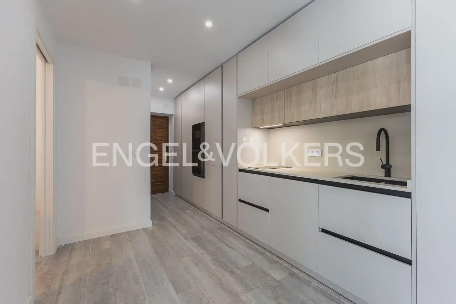 1 slaapkamer Strandappartement te huur in Denia met zwembad - € 1.000 (Ref: 9921030)