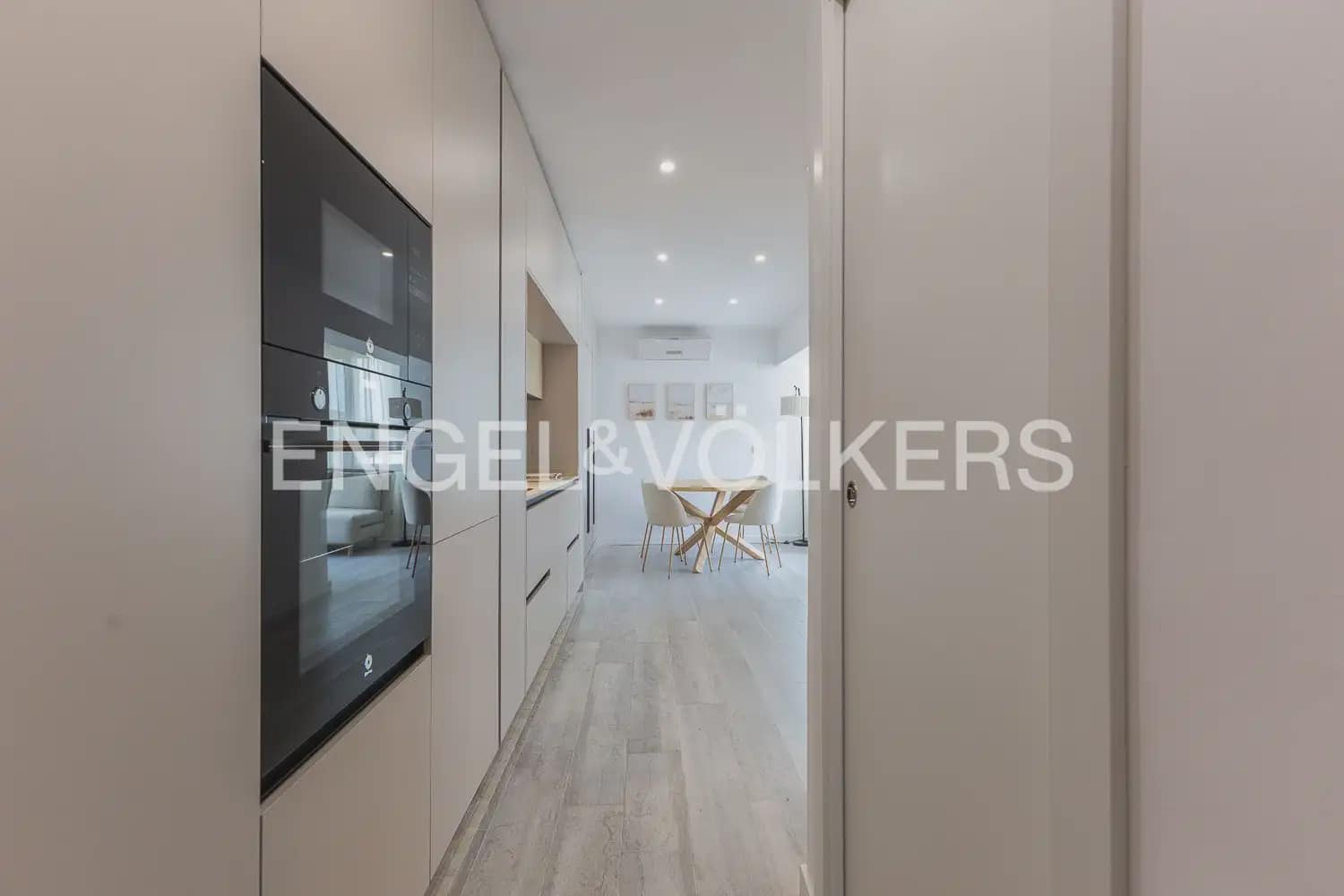 1 slaapkamer Strandappartement te huur in Denia met zwembad - € 1.000 (Ref: 9921030)