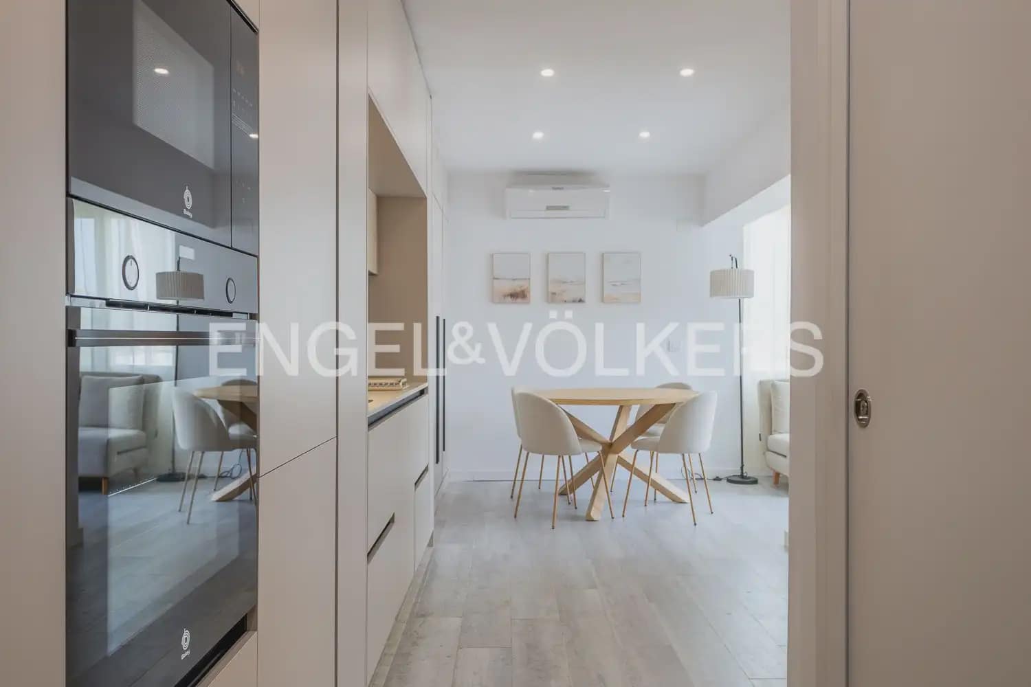 1 slaapkamer Strandappartement te huur in Denia met zwembad - € 1.000 (Ref: 9921030)