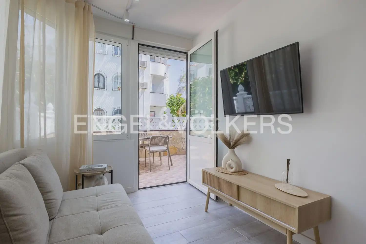 1 slaapkamer Strandappartement te huur in Denia met zwembad - € 1.000 (Ref: 9921030)