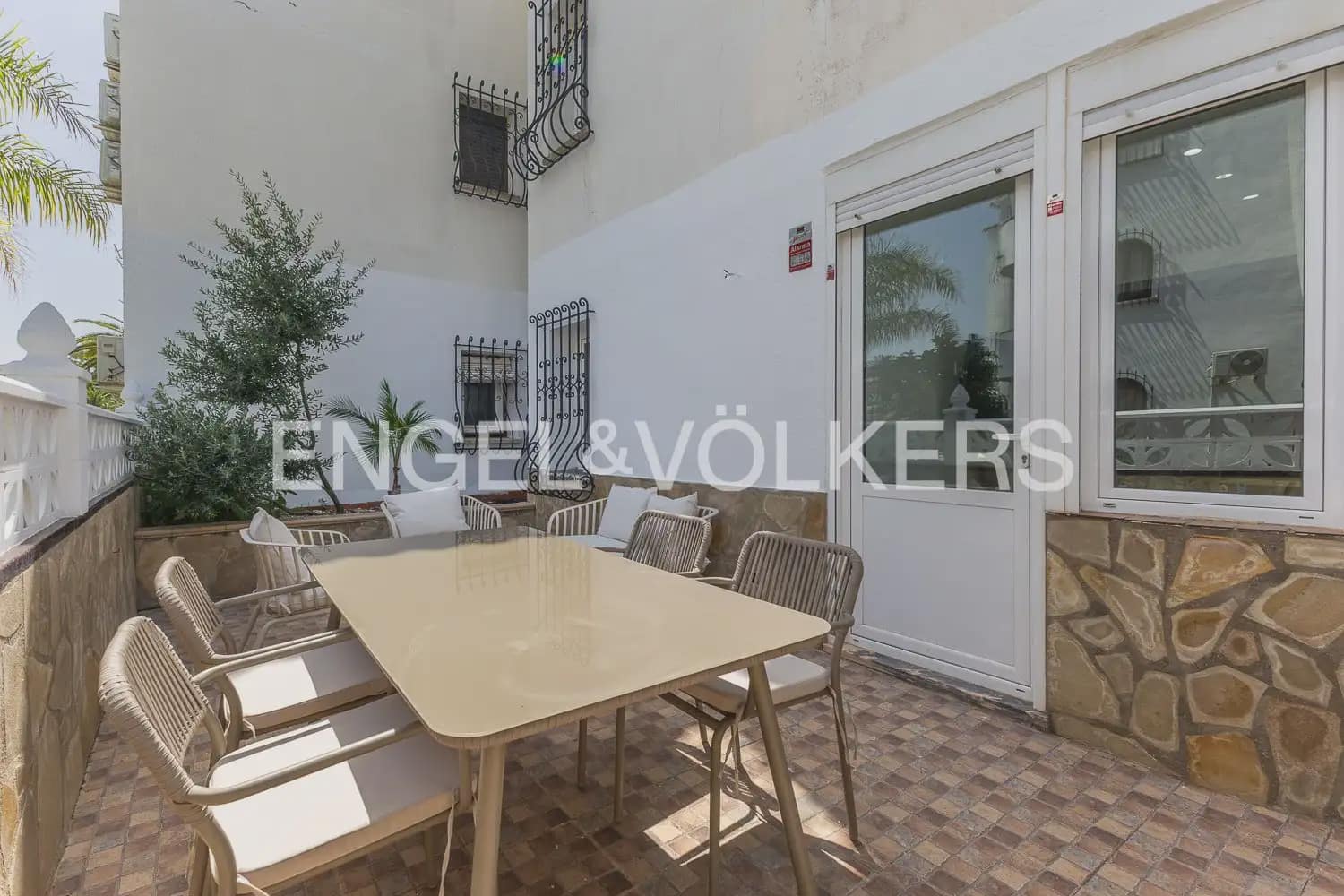 1 slaapkamer Strandappartement te huur in Denia met zwembad - € 1.000 (Ref: 9921030)