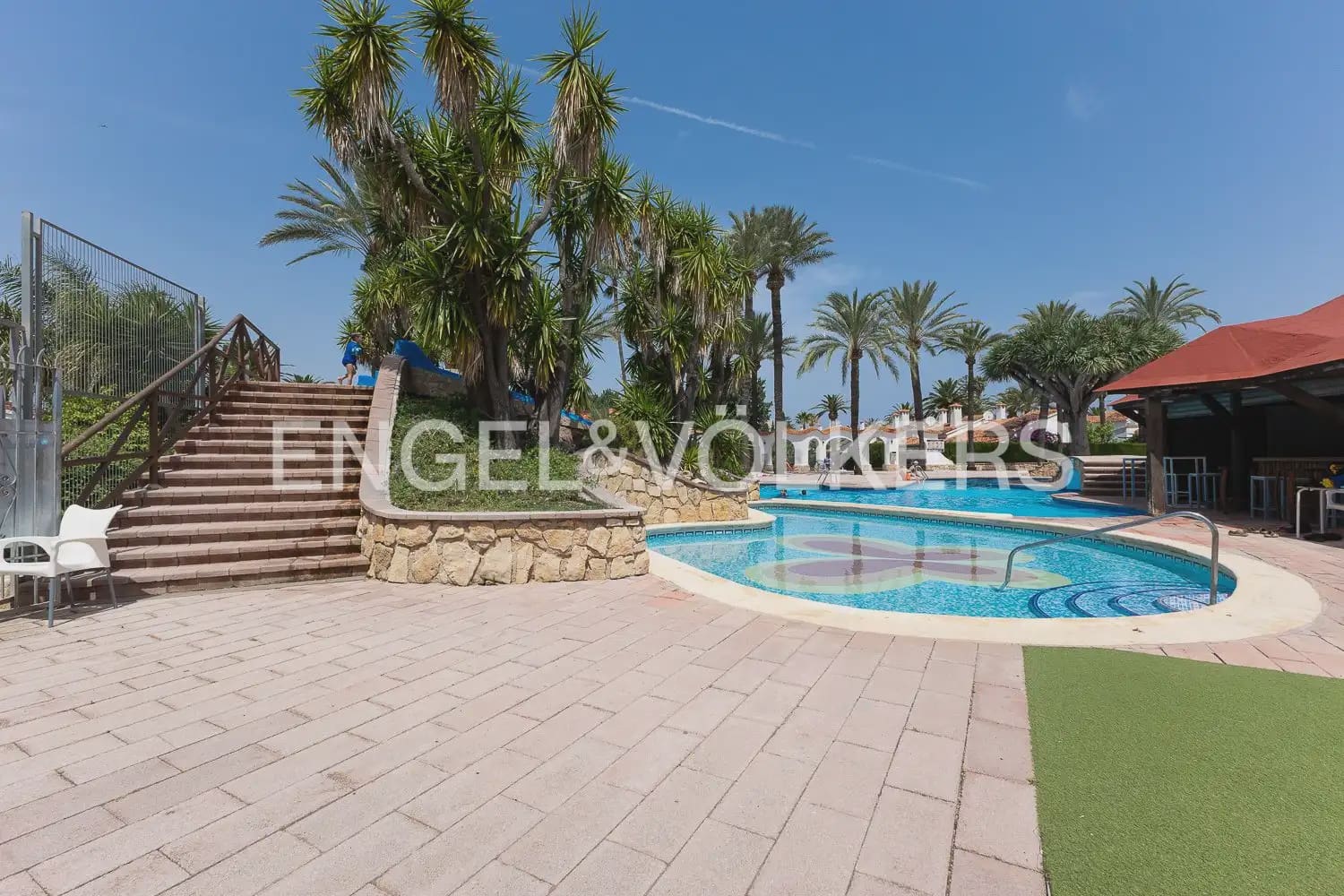 1 slaapkamer Strandappartement te huur in Denia met zwembad - € 1.000 (Ref: 9921030)