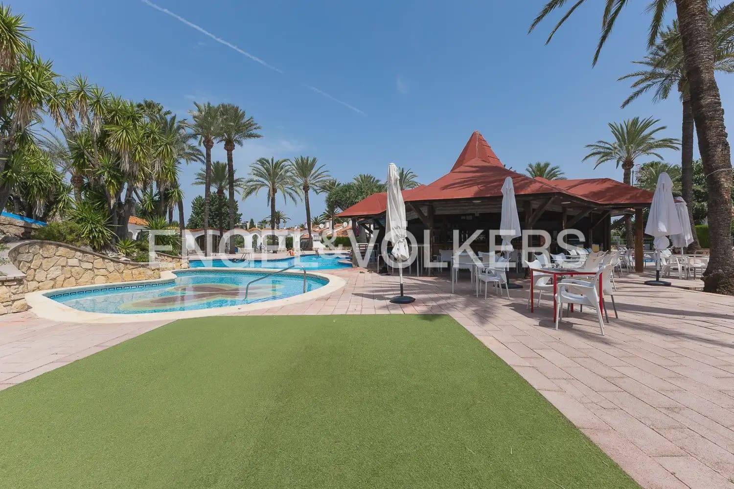1 slaapkamer Strandappartement te huur in Denia met zwembad - € 1.000 (Ref: 9921030)