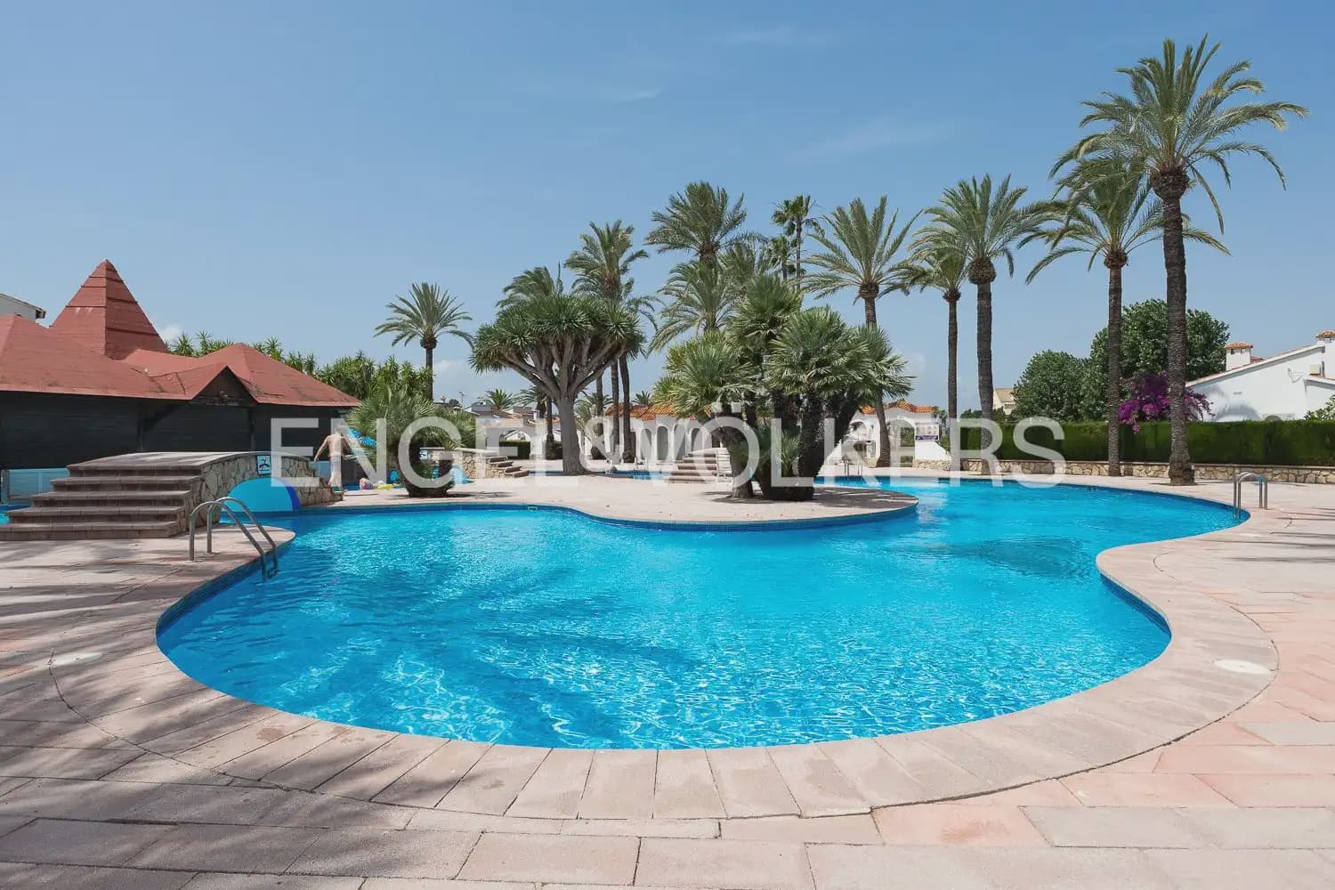 1 slaapkamer Strandappartement te huur in Denia met zwembad - € 1.000 (Ref: 9921030)