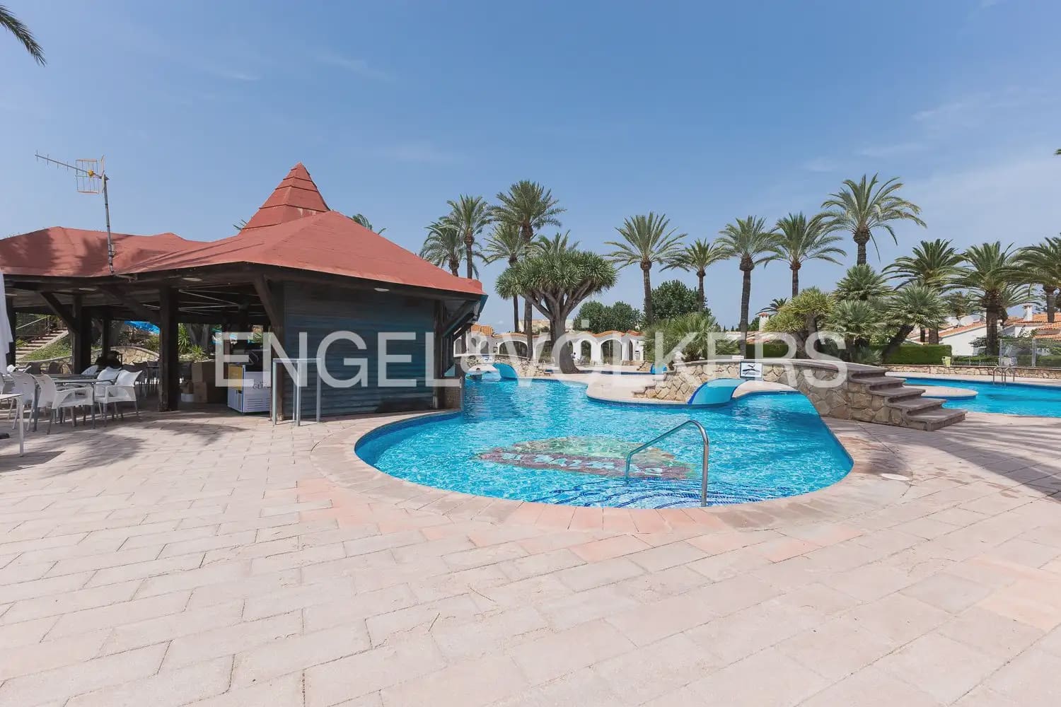 1 slaapkamer Strandappartement te huur in Denia met zwembad - € 1.000 (Ref: 9921030)
