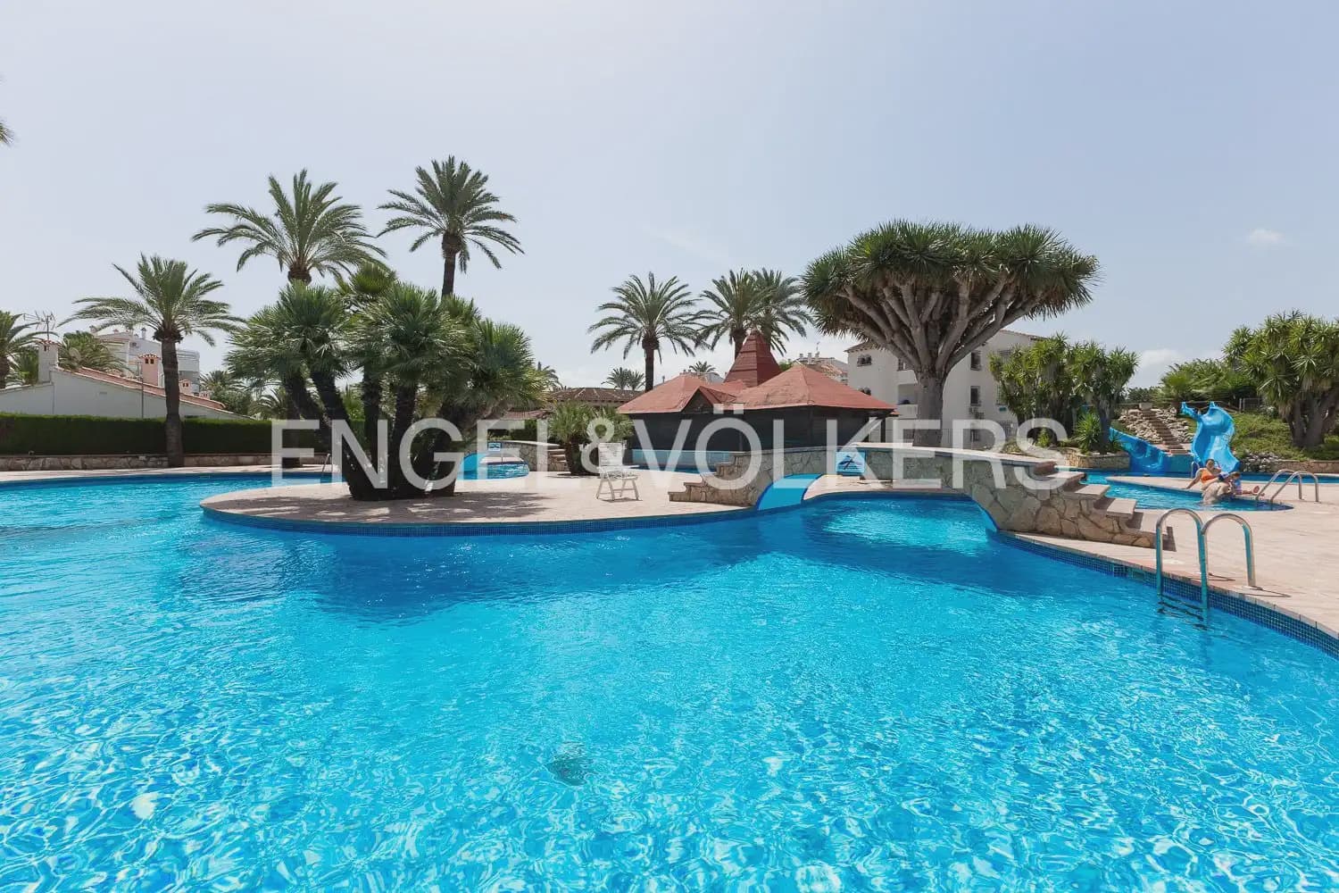1 slaapkamer Strandappartement te huur in Denia met zwembad - € 1.000 (Ref: 9921030)