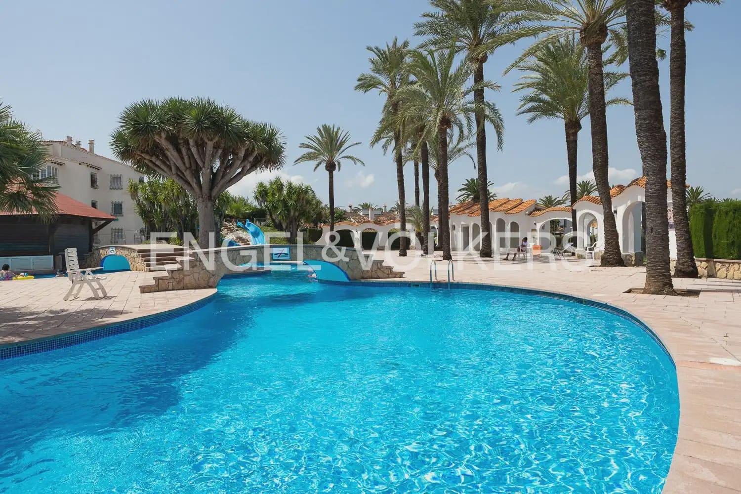 1 slaapkamer Strandappartement te huur in Denia met zwembad - € 1.000 (Ref: 9921030)