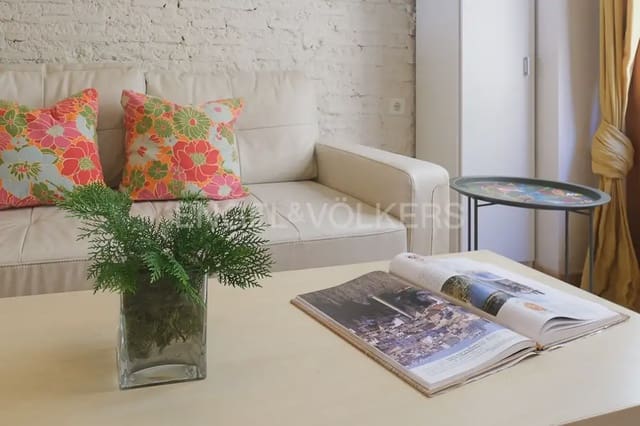 1 slaapkamer Flat te huur in El Carme, Valencia stad - € 1.100 (Ref: 9921124)