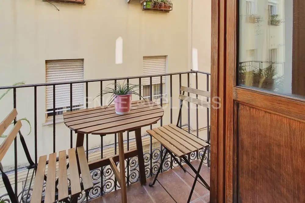 1 sovrum Lägenhet att hyra i Valencia stad - 1 100 € (Ref: 9921124)