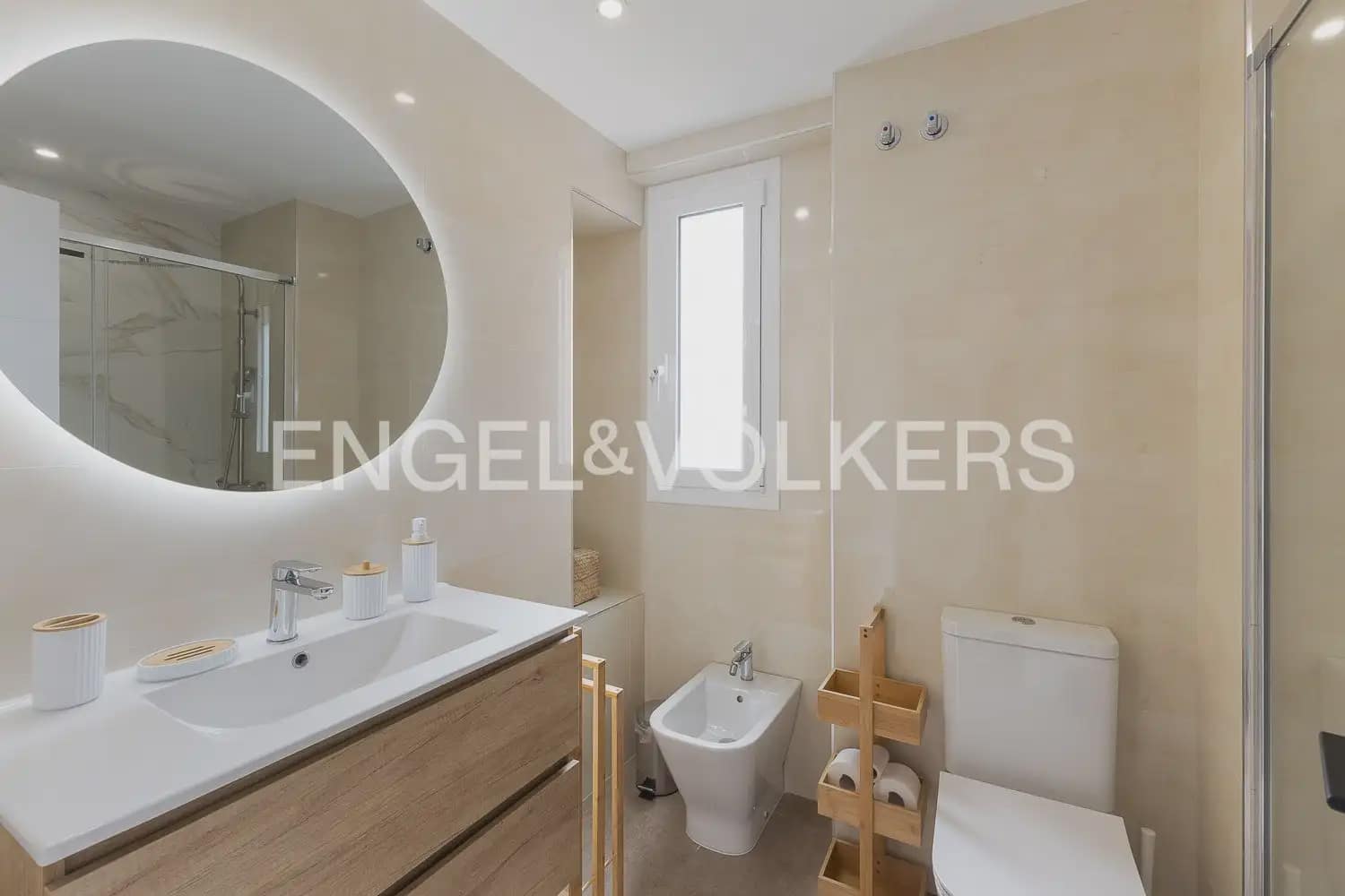 3 slaapkamer Flat te huur in Valencia stad - € 2.650 (Ref: 9921125)