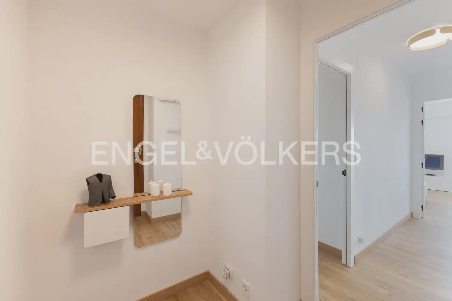 3 slaapkamer Flat te huur in Valencia stad - € 2.650 (Ref: 9921125)