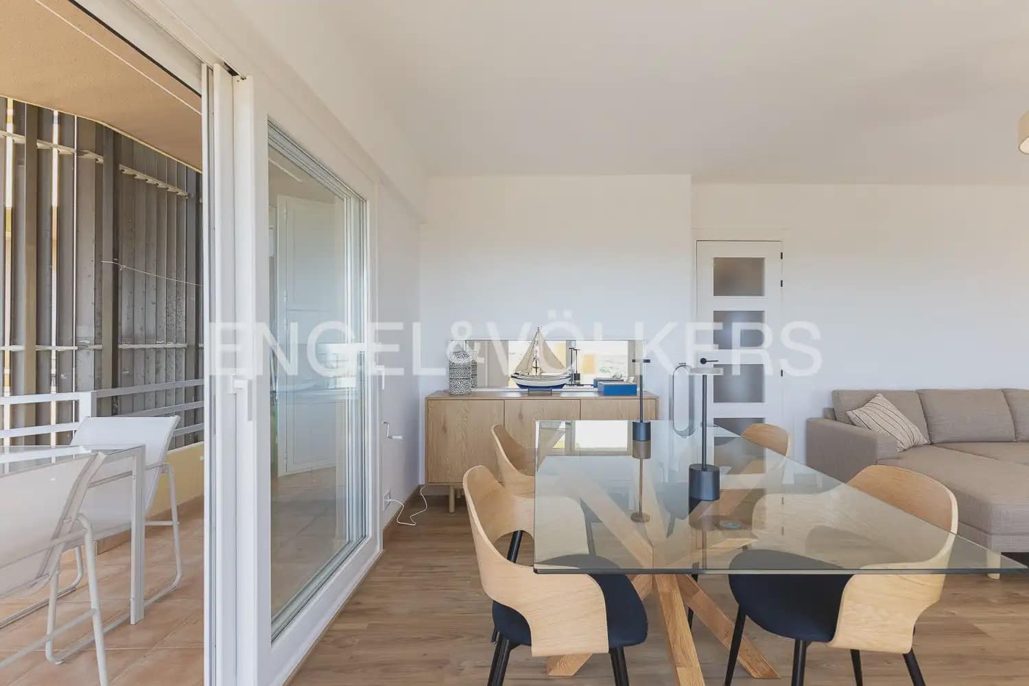 3 slaapkamer Flat te huur in Valencia stad - € 2.650 (Ref: 9921125)