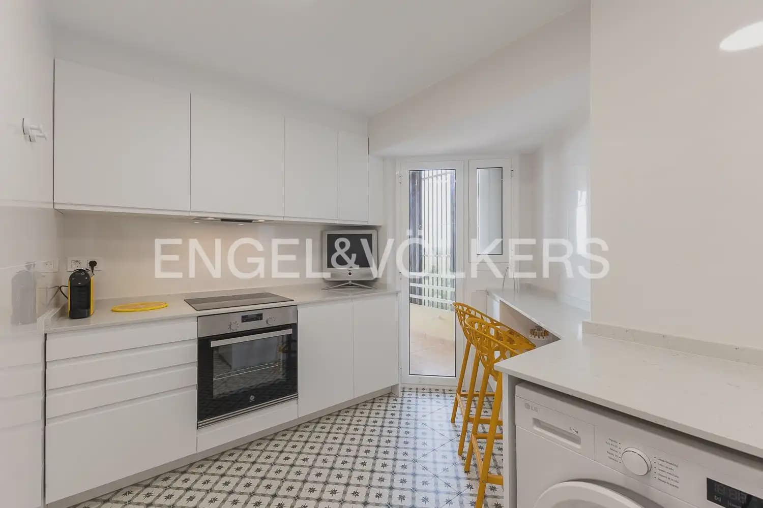 3 slaapkamer Flat te huur in Valencia stad - € 2.650 (Ref: 9921125)