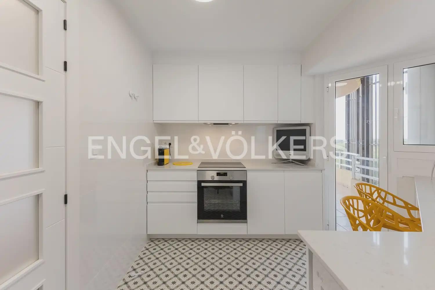 3 slaapkamer Flat te huur in Valencia stad - € 2.650 (Ref: 9921125)