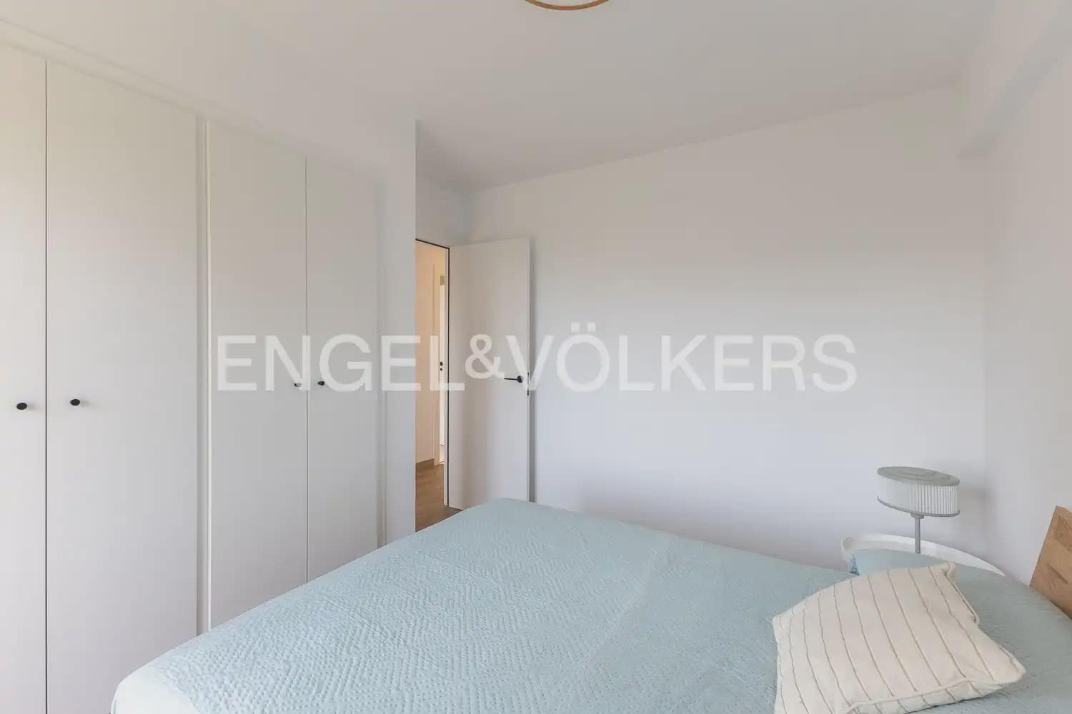 3 slaapkamer Flat te huur in Valencia stad - € 2.650 (Ref: 9921125)