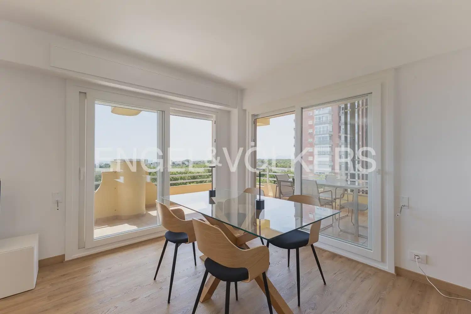 3 slaapkamer Flat te huur in Valencia stad - € 2.650 (Ref: 9921125)