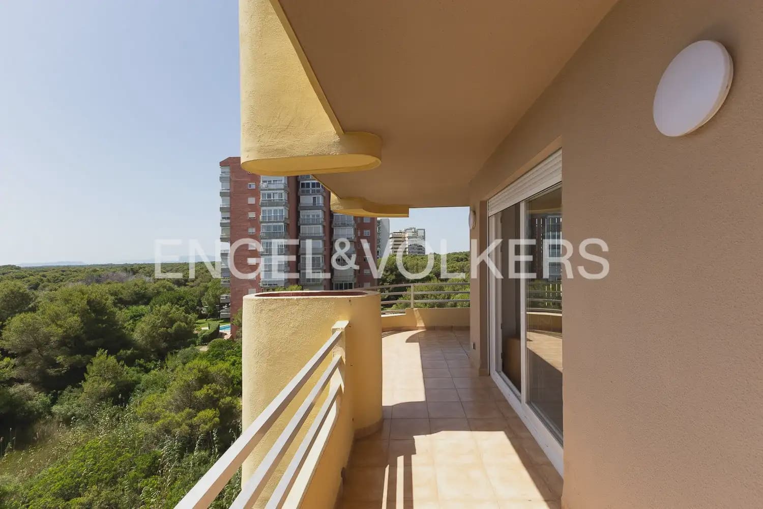 3 slaapkamer Flat te huur in Valencia stad - € 2.650 (Ref: 9921125)