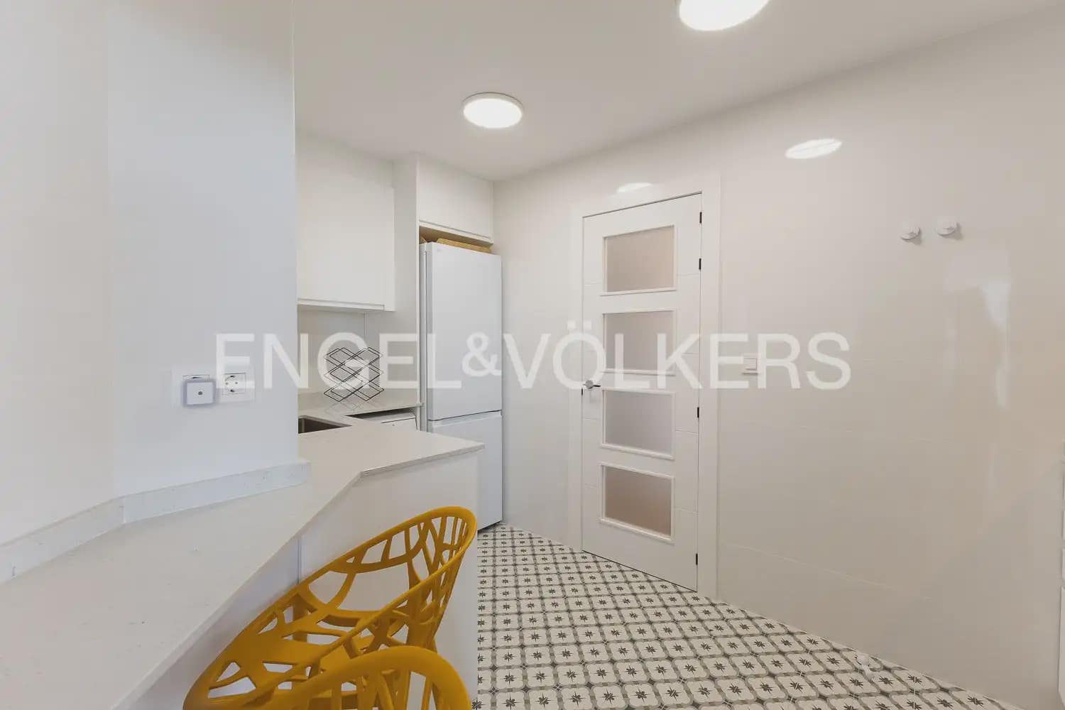 3 slaapkamer Flat te huur in Valencia stad - € 2.650 (Ref: 9921125)