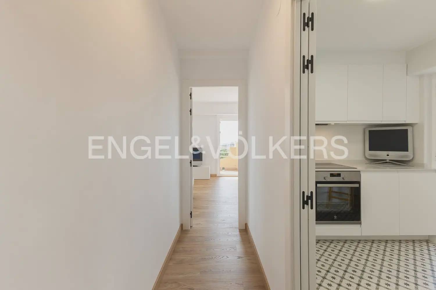 3 slaapkamer Flat te huur in Valencia stad - € 2.650 (Ref: 9921125)