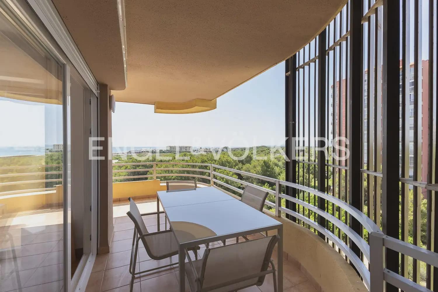 3 slaapkamer Flat te huur in Valencia stad - € 2.650 (Ref: 9921125)