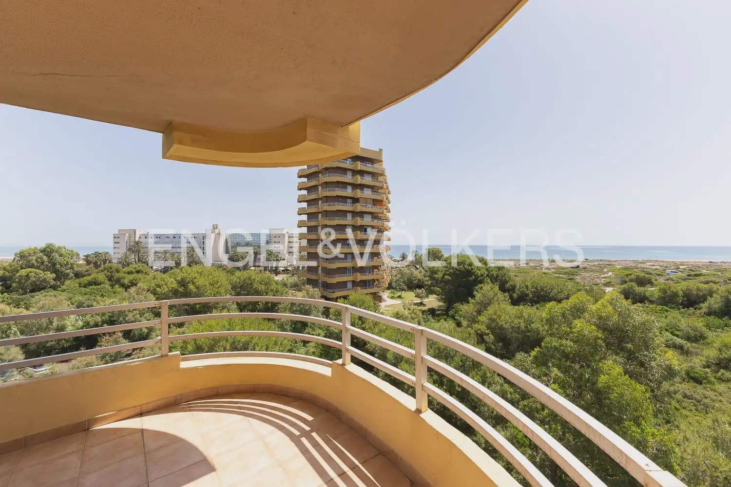 3 slaapkamer Flat te huur in Valencia stad - € 2.650 (Ref: 9921125)