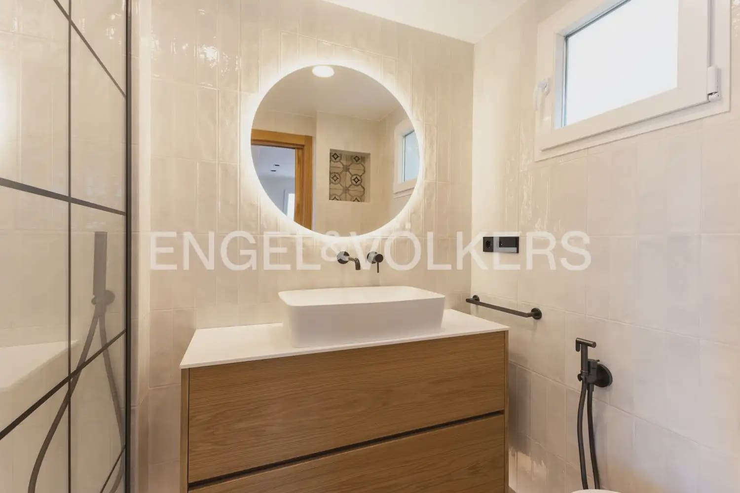 2 Zimmer Wohnung zu vermieten in Valencia Stadt - 2.500 € (Ref: 9921337)