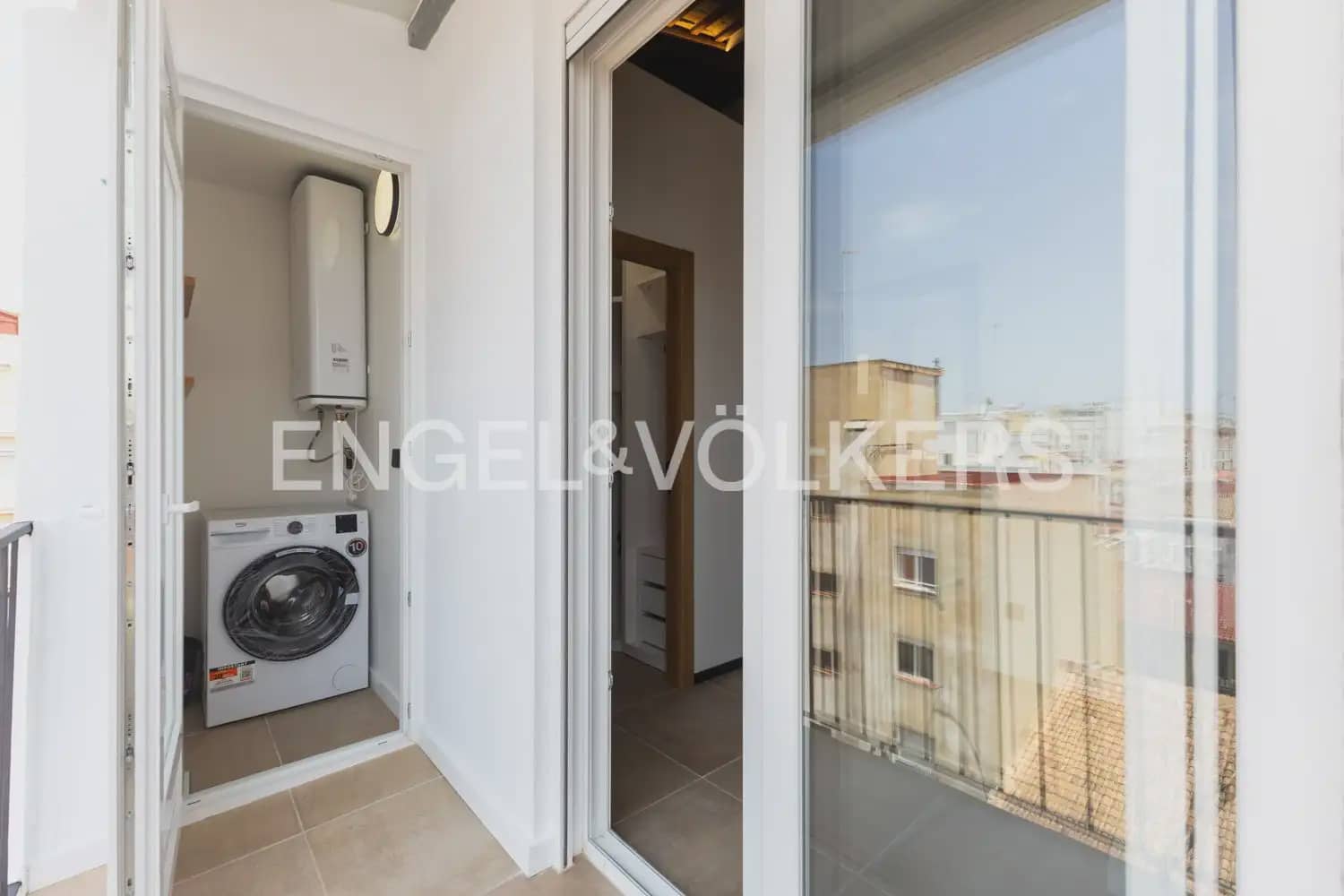 2 Zimmer Wohnung zu vermieten in Valencia Stadt - 2.500 € (Ref: 9921337)