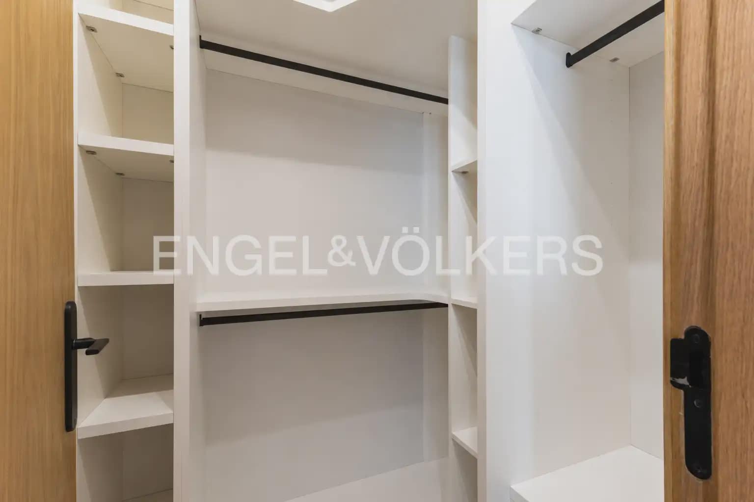 2 Zimmer Wohnung zu vermieten in Valencia Stadt - 2.500 € (Ref: 9921337)