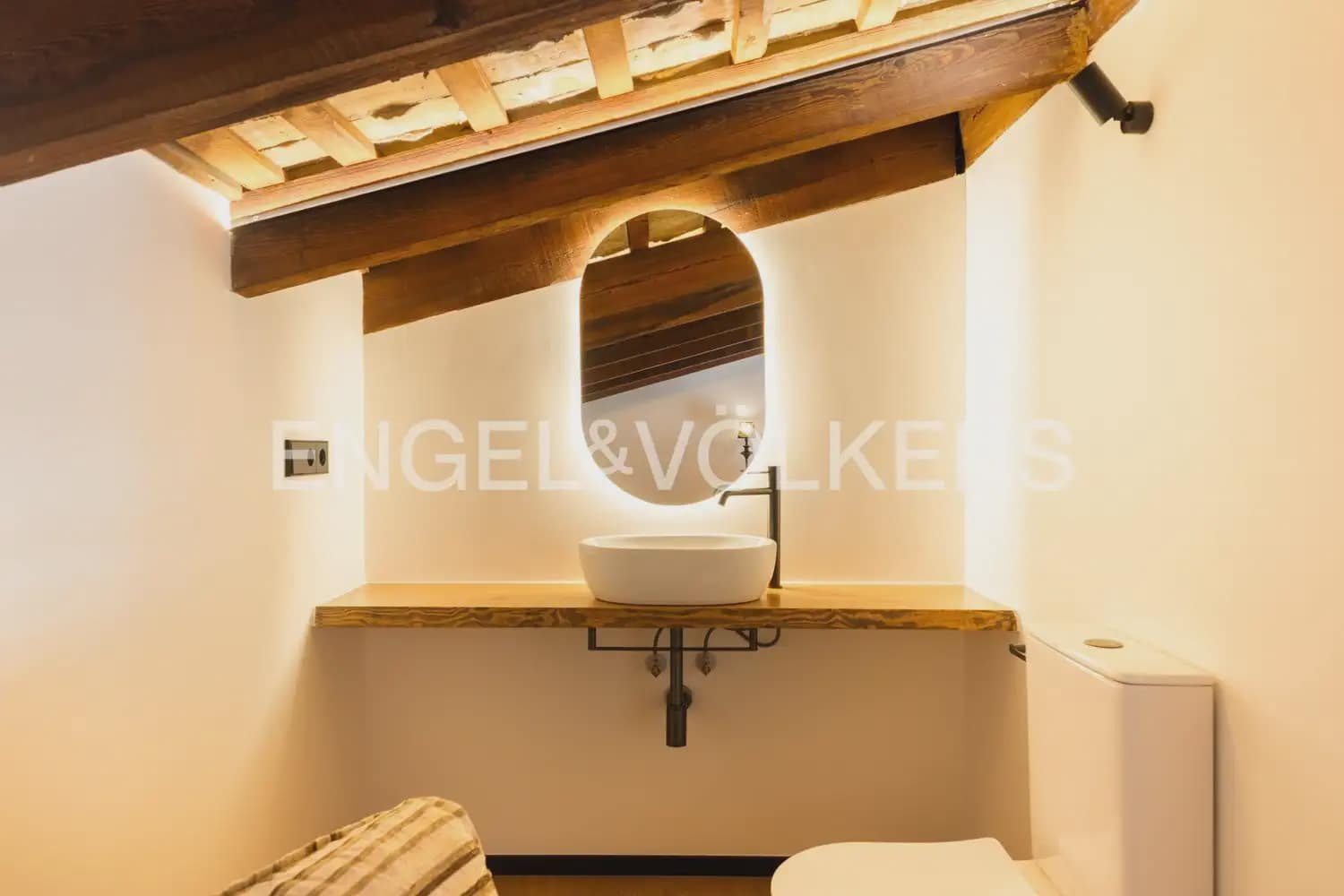 2 Zimmer Wohnung zu vermieten in Valencia Stadt - 2.500 € (Ref: 9921337)