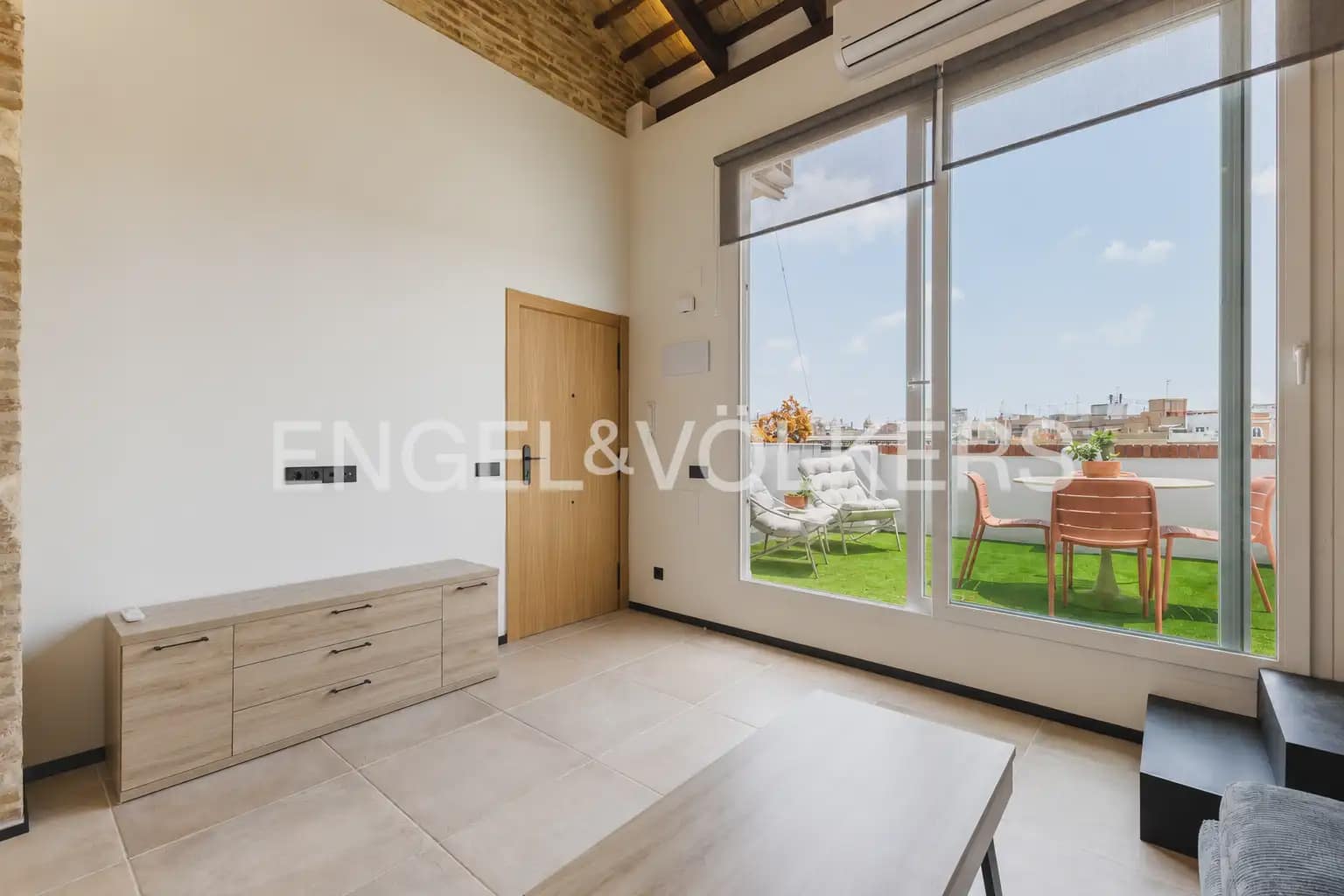 2 Zimmer Wohnung zu vermieten in Valencia Stadt - 2.500 € (Ref: 9921337)