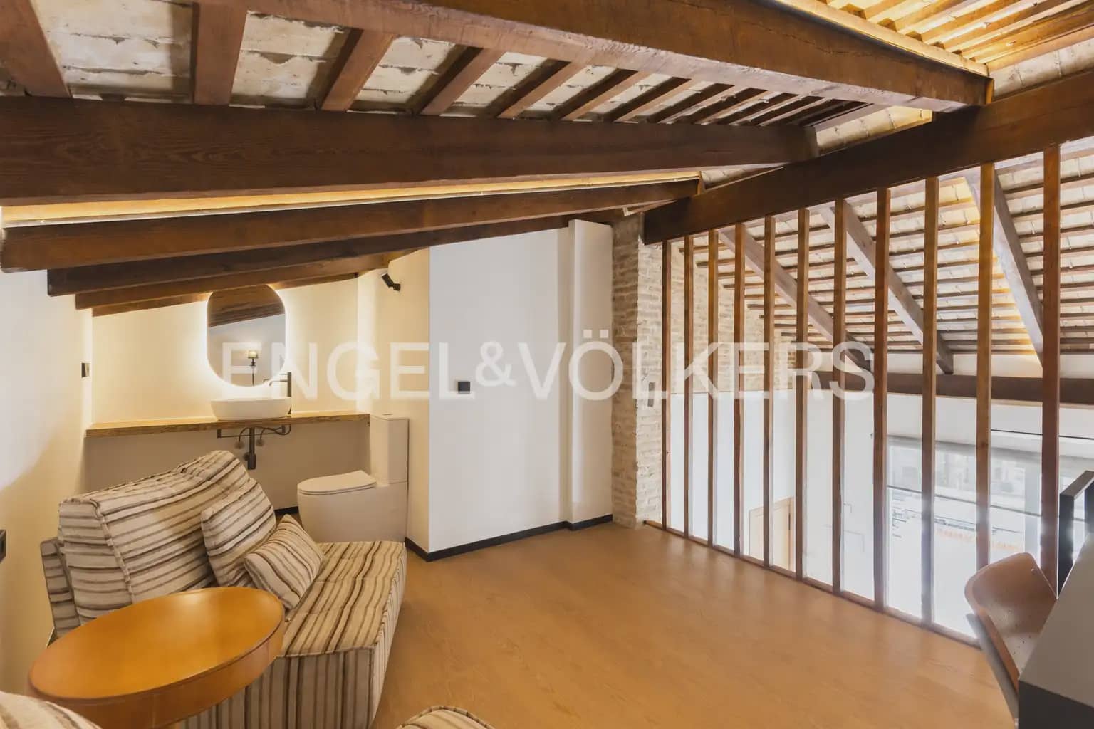 2 Zimmer Wohnung zu vermieten in Valencia Stadt - 2.500 € (Ref: 9921337)