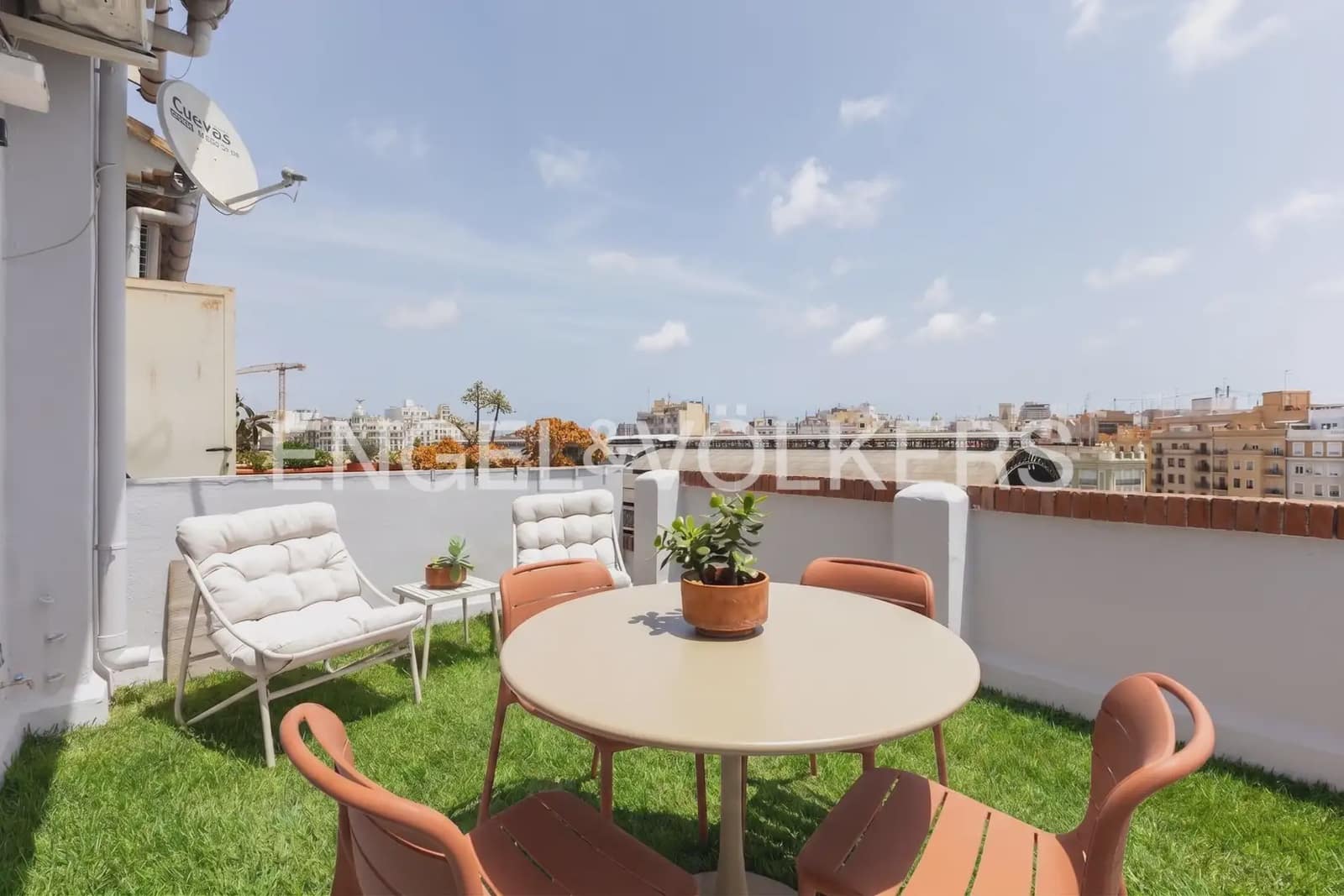 2 Zimmer Wohnung zu vermieten in Valencia Stadt - 2.500 € (Ref: 9921337)