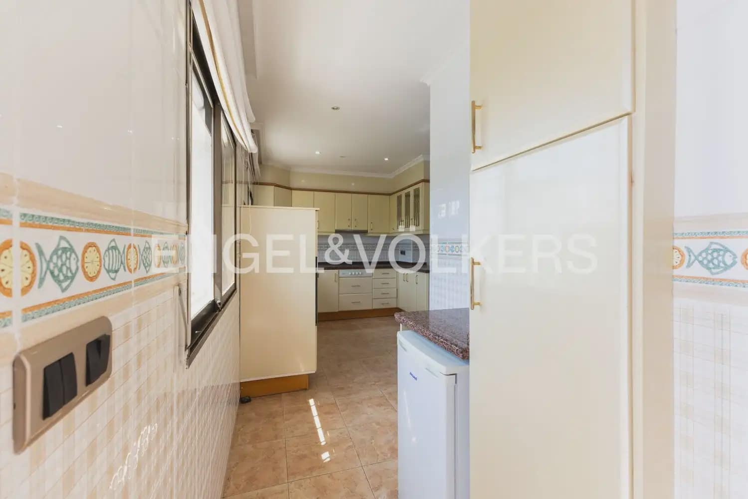 6 bedroom Villa for sale in Torrent with garage - € 720,000 (Ref: 9921338)