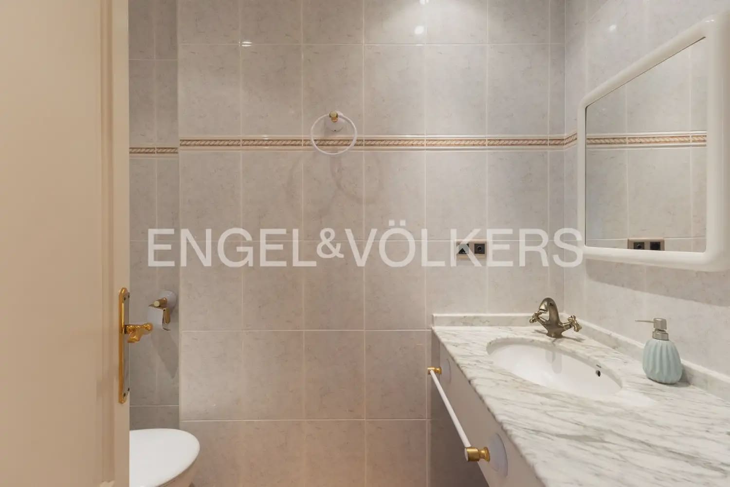6 bedroom Villa for sale in Torrent with garage - € 720,000 (Ref: 9921338)