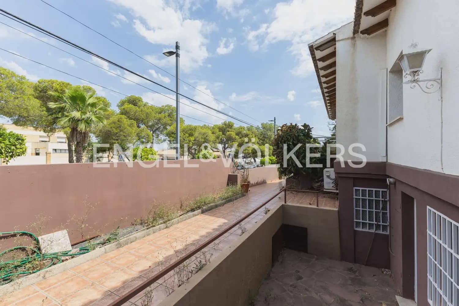 6 bedroom Villa for sale in Torrent with garage - € 720,000 (Ref: 9921338)
