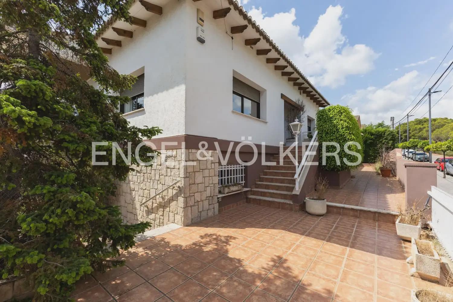 6 bedroom Villa for sale in Torrent with garage - € 720,000 (Ref: 9921338)