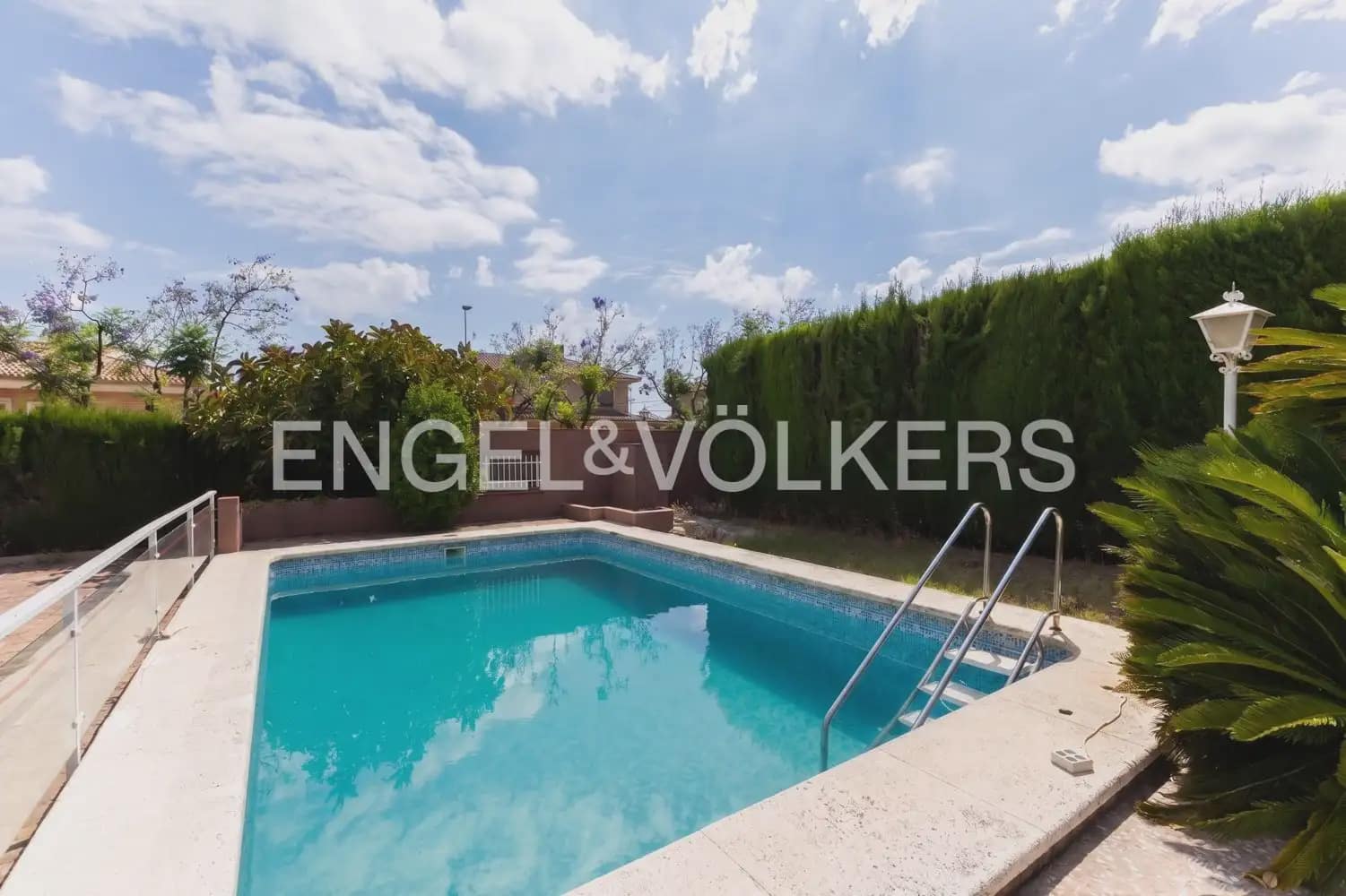 6 bedroom Villa for sale in Torrent with garage - € 720,000 (Ref: 9921338)