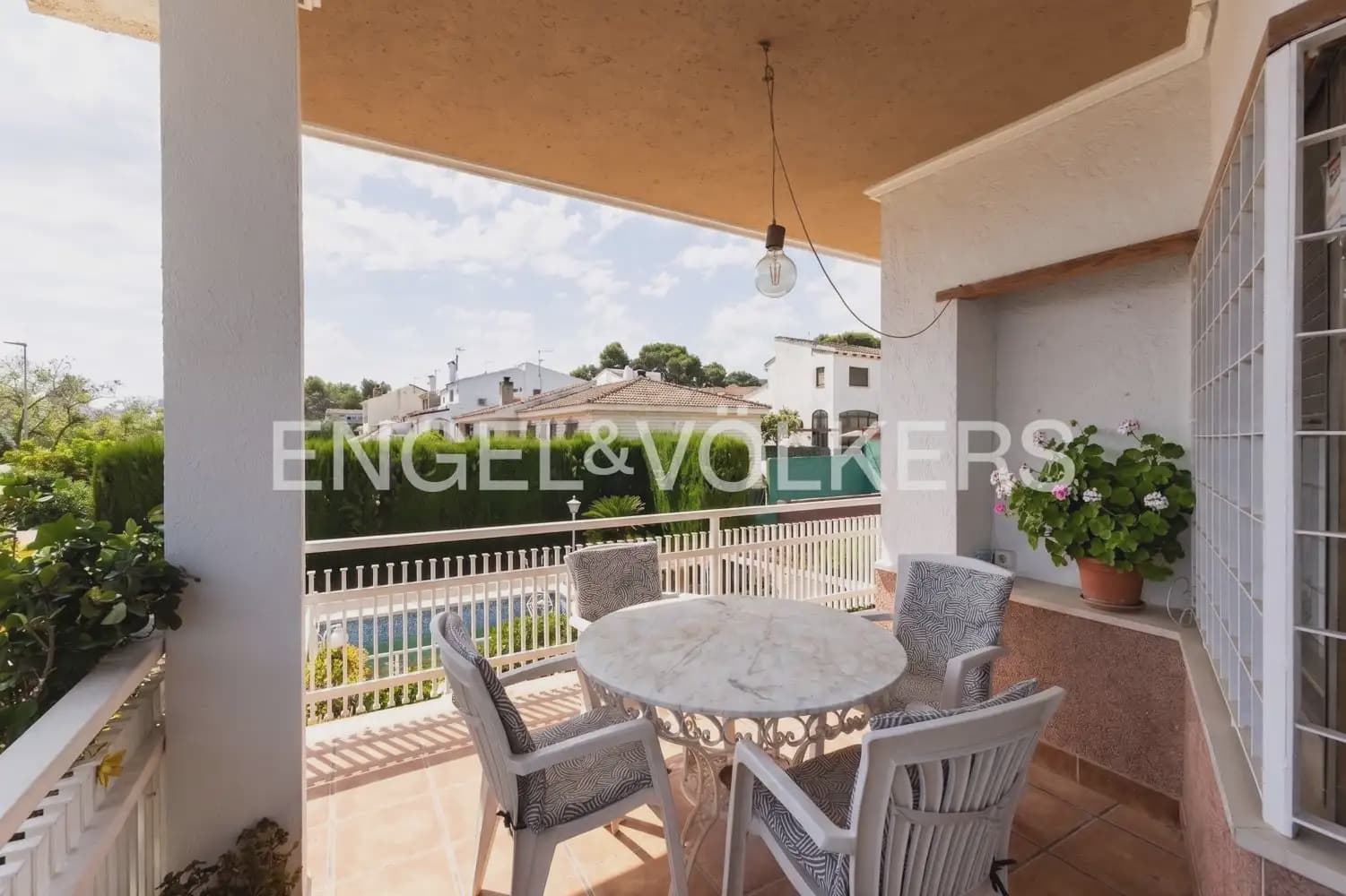 6 bedroom Villa for sale in Torrent with garage - € 720,000 (Ref: 9921338)