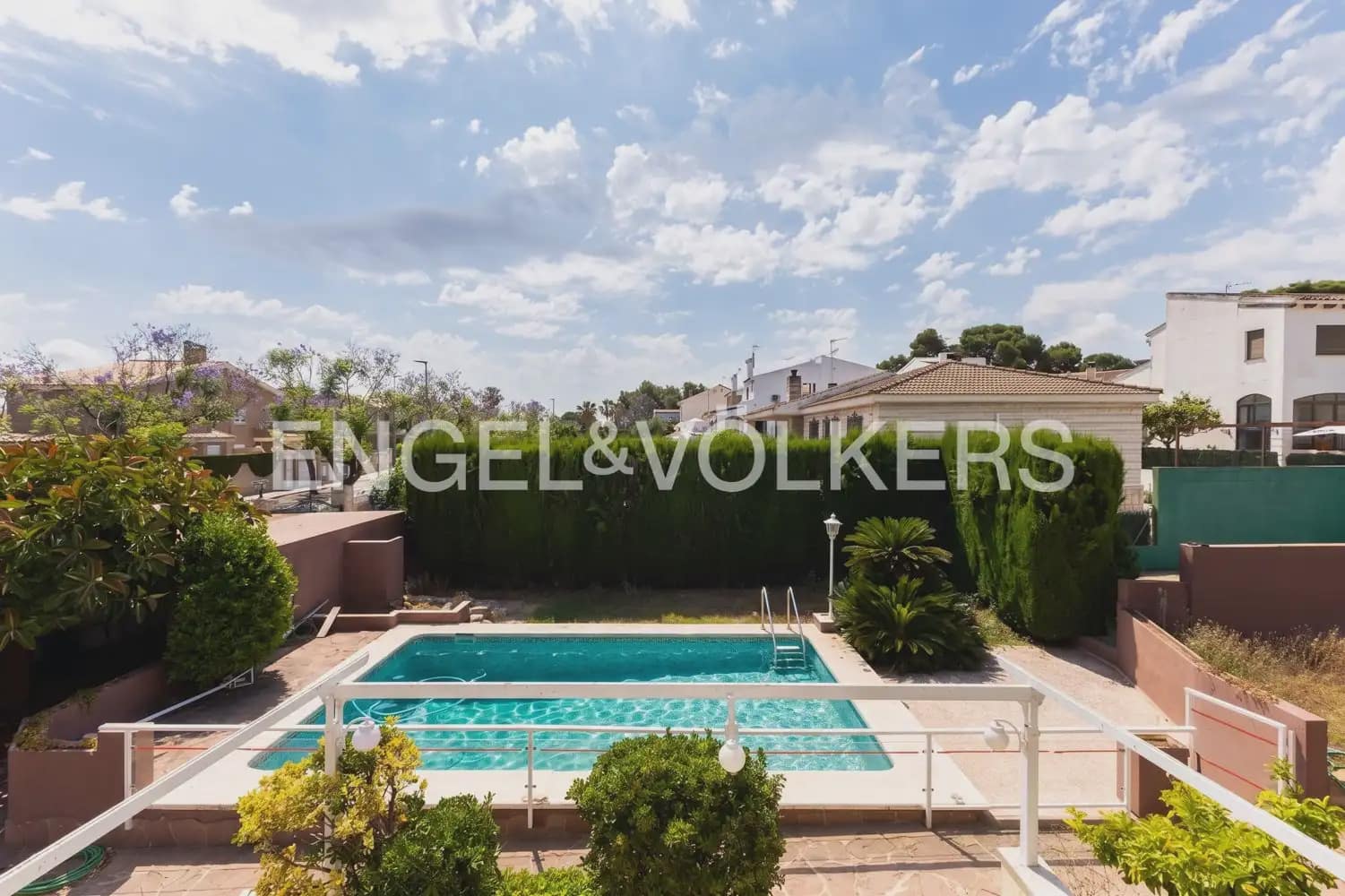 6 bedroom Villa for sale in Torrent with garage - € 720,000 (Ref: 9921338)