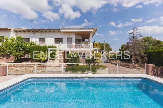 6 soveværelse Villa til salg i Torrent med garage - € 720.000 (Ref: 9921338)