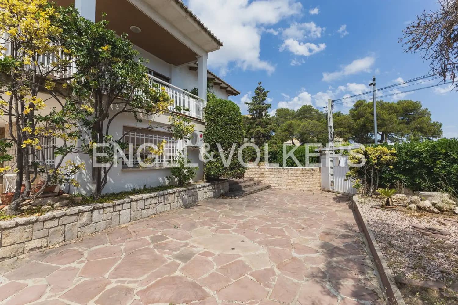 6 bedroom Villa for sale in Torrent with garage - € 720,000 (Ref: 9921338)
