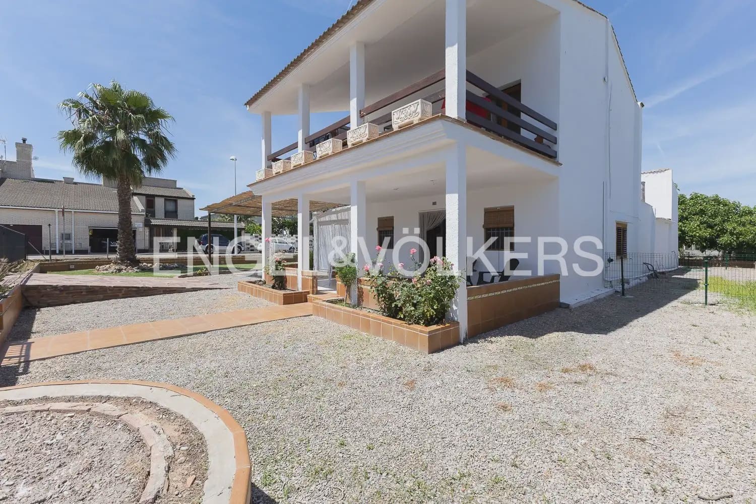 3 slaapkamer Bungalow te huur in Sagunto / Sagunt met garage - € 2.000 (Ref: 9921339)
