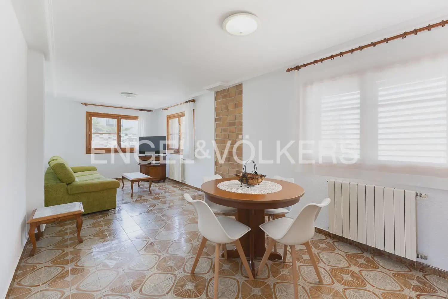 3 slaapkamer Bungalow te huur in Sagunto / Sagunt met garage - € 2.000 (Ref: 9921339)