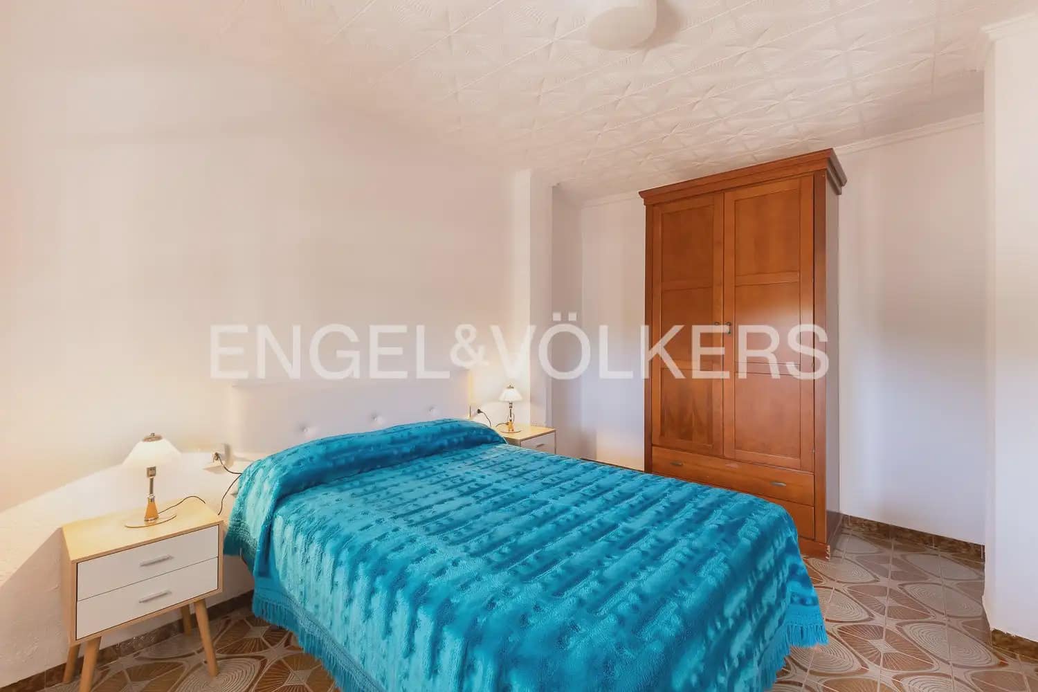 3 slaapkamer Bungalow te huur in Sagunto / Sagunt met garage - € 2.000 (Ref: 9921339)
