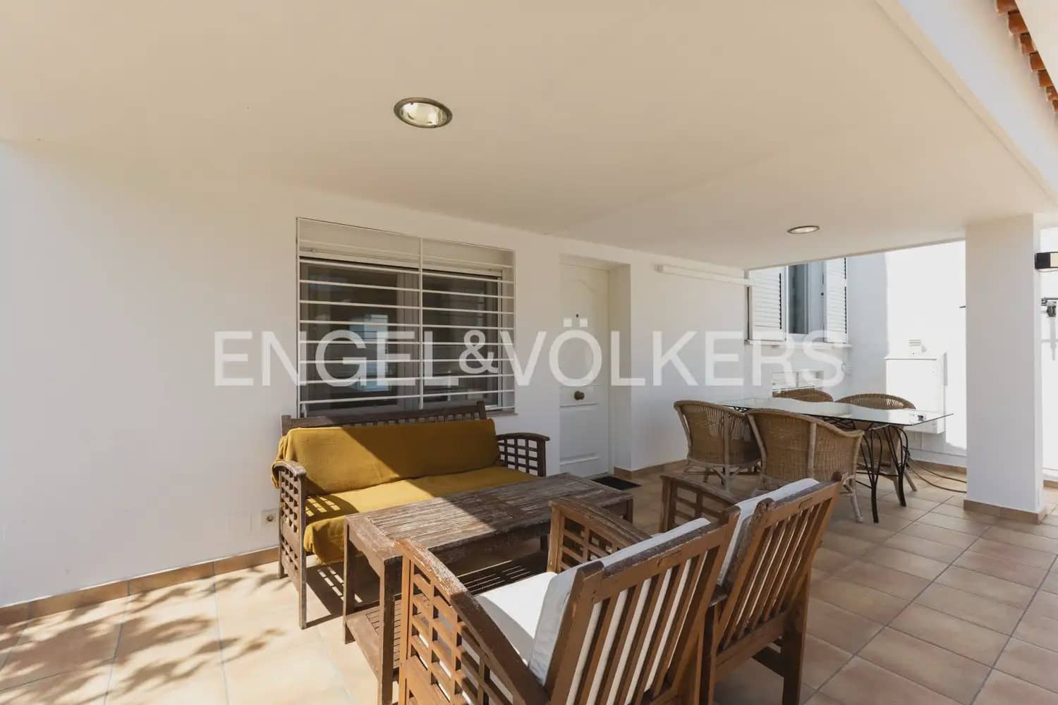 3 bedroom Semi-detached Villa for sale in Benicassim with pool garage - € 629,000 (Ref: 9924895)